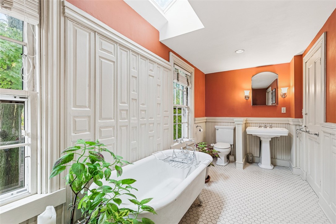 207 Williams Street 2