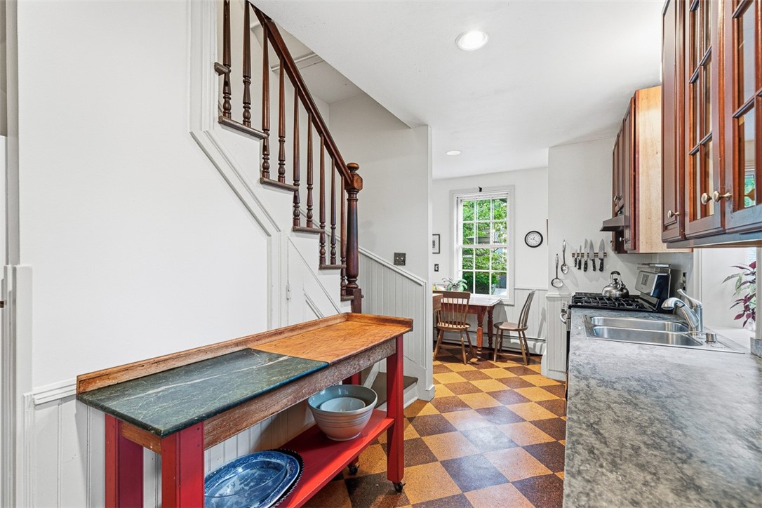 207 Williams Street 2