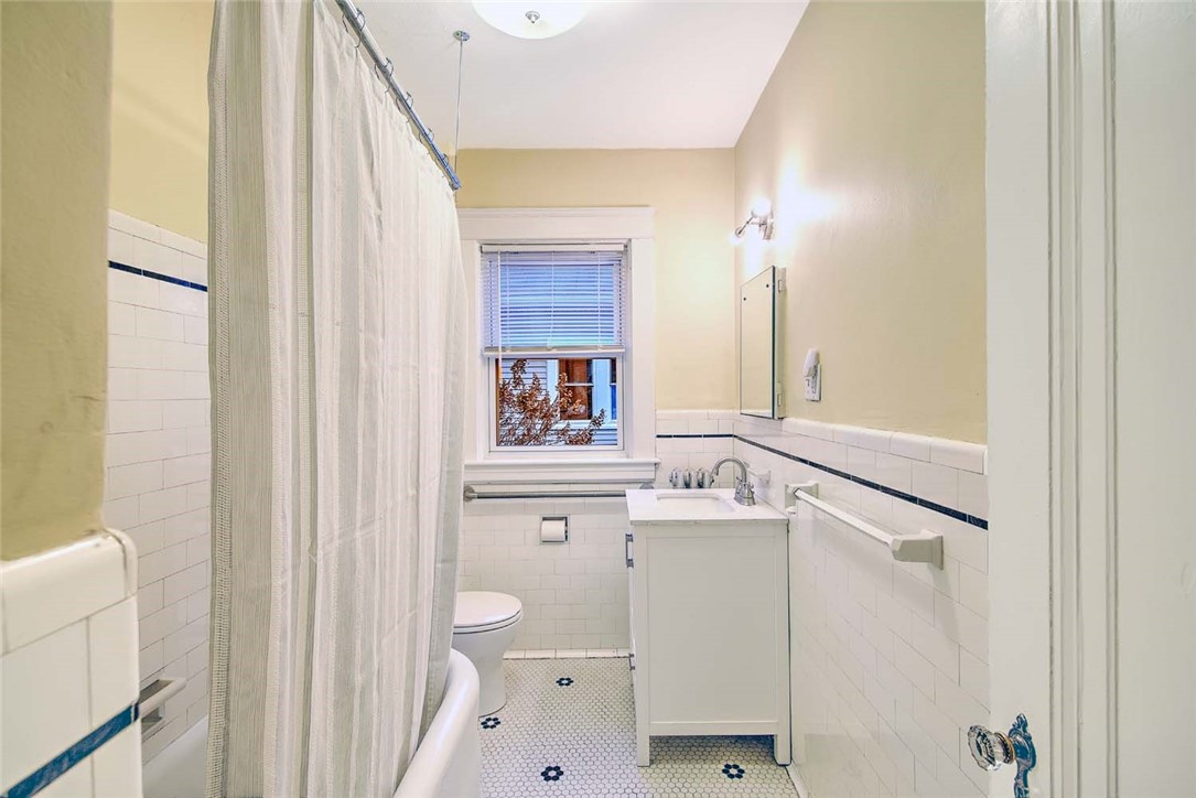 127 Evergreen Street 2