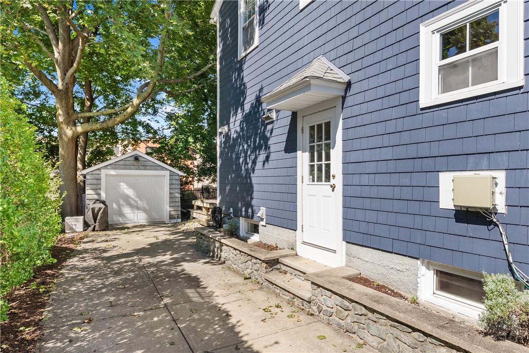 14 Creston Way