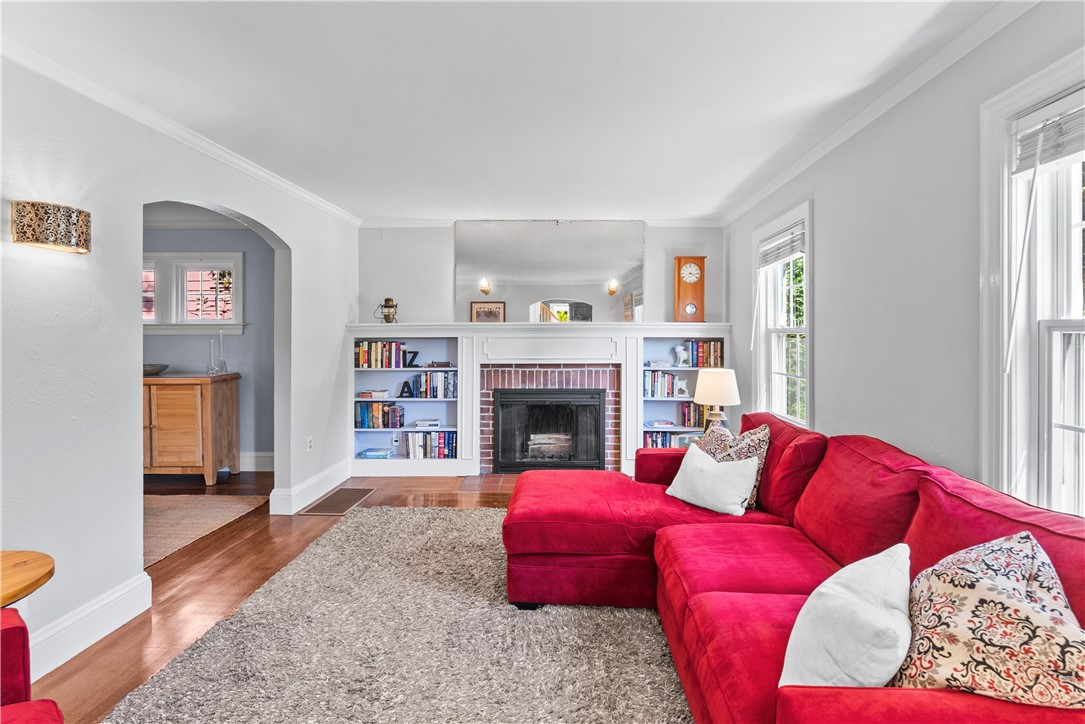 14 Creston Way