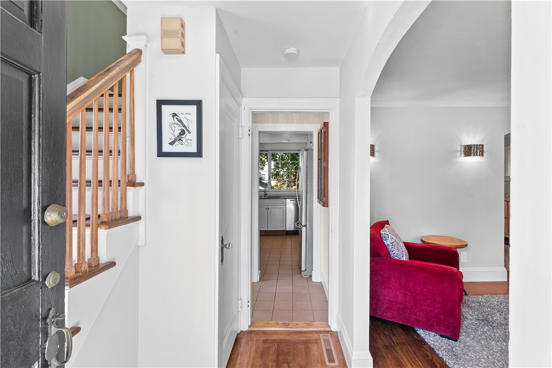14 Creston Way