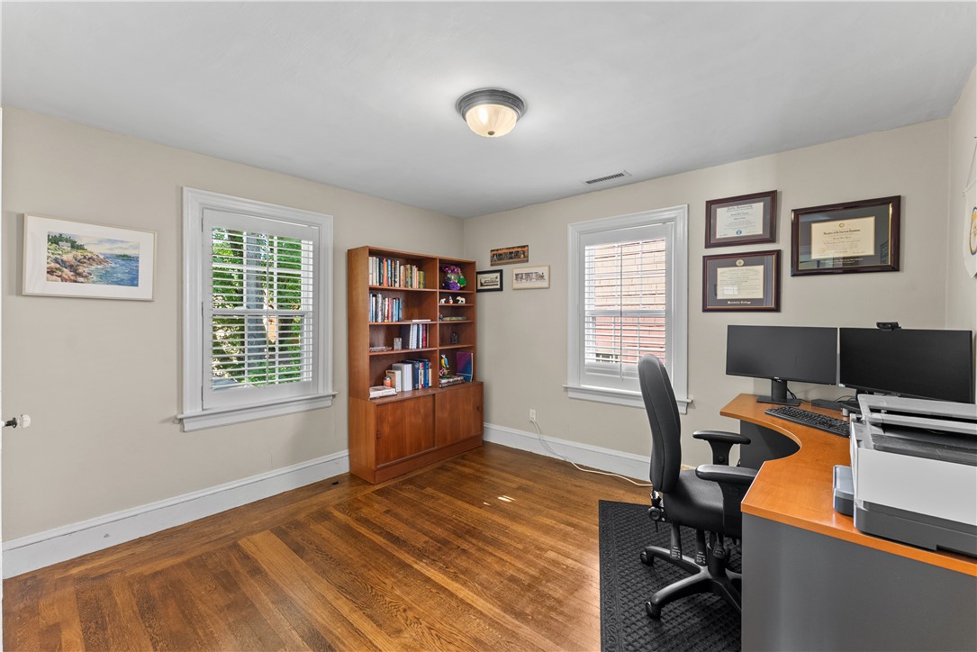 14 Creston Way