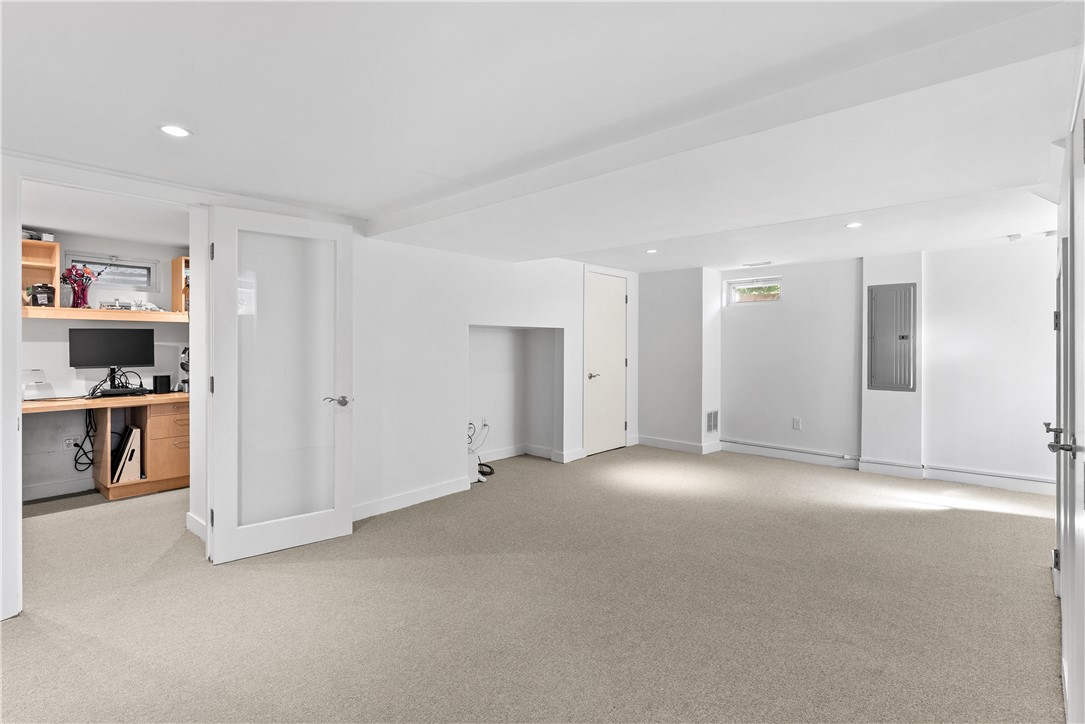 14 Creston Way