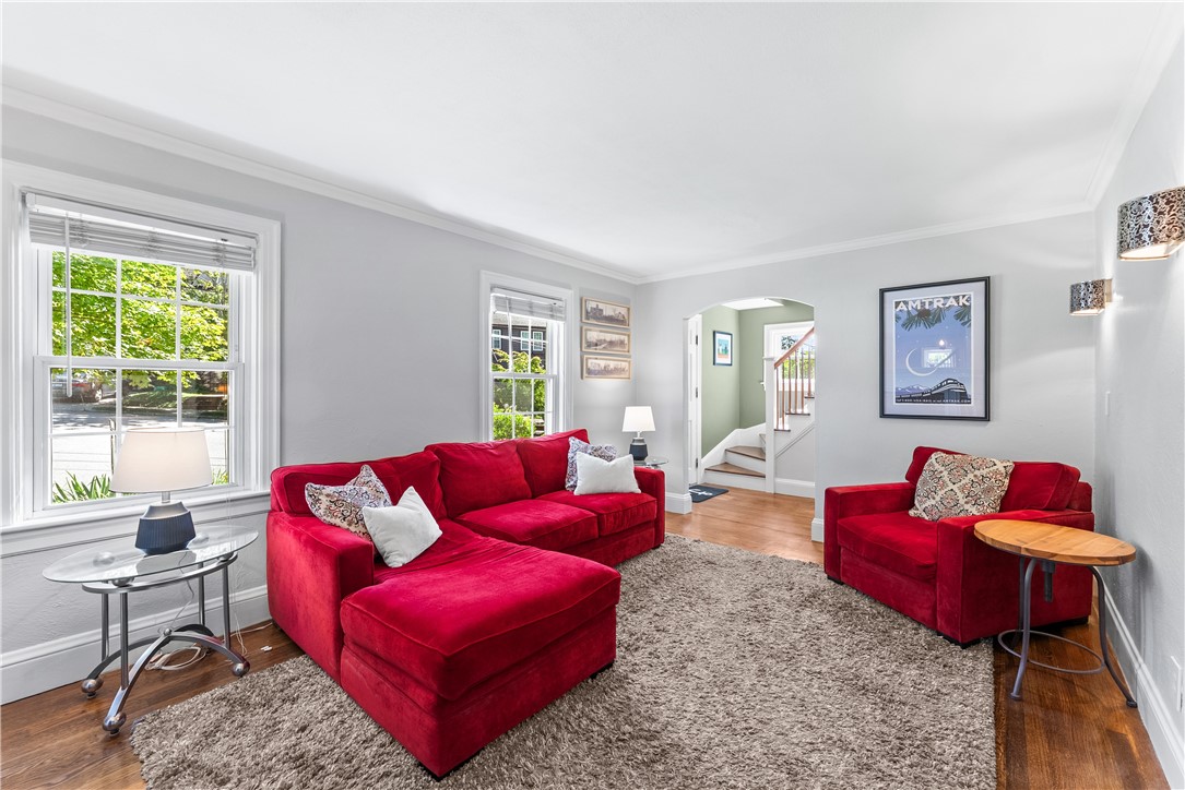 14 Creston Way