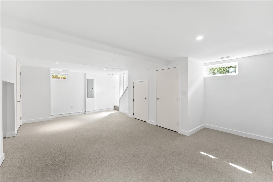 14 Creston Way