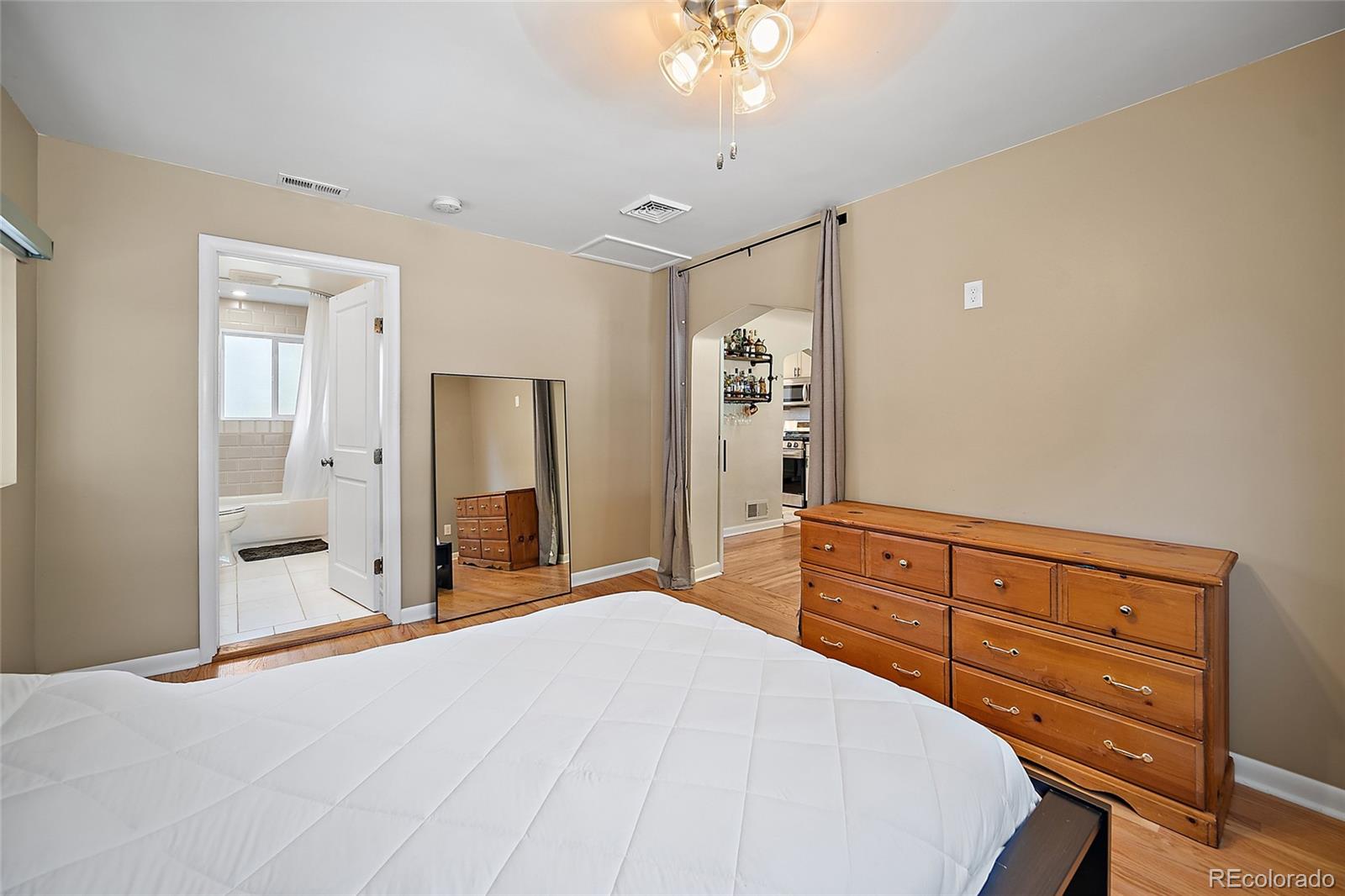 3865 Independence Court