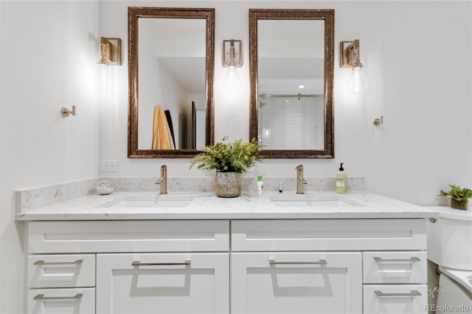 5429 S Kearney Street