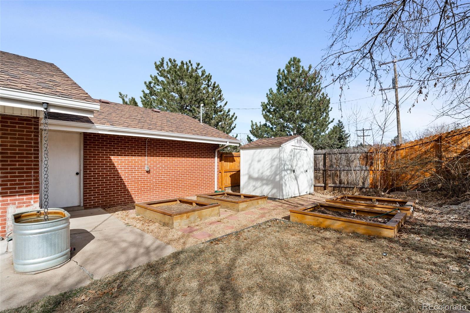 2000 Willow Lane