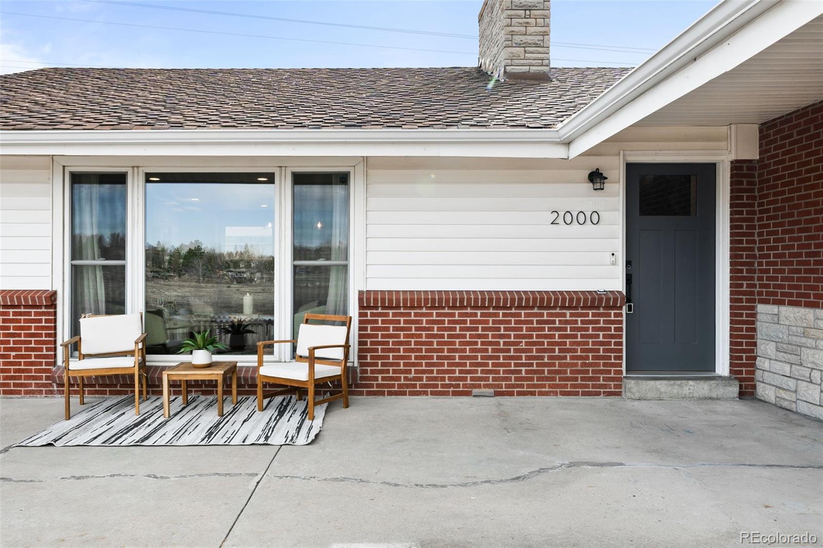 2000 Willow Lane
