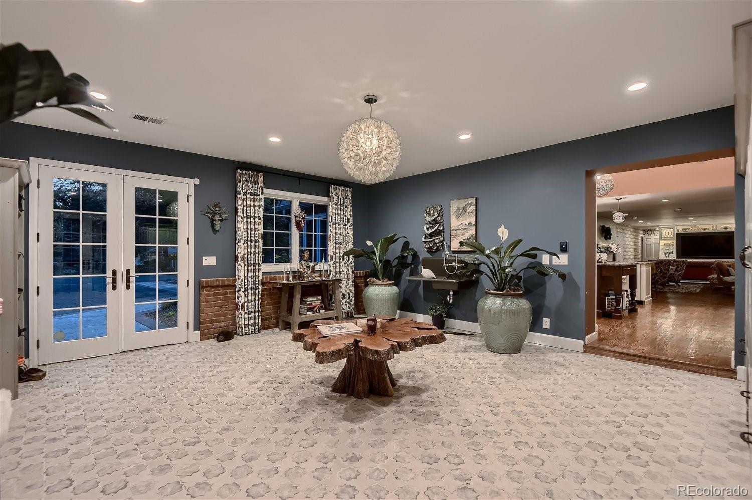 4290 S Hudson Parkway