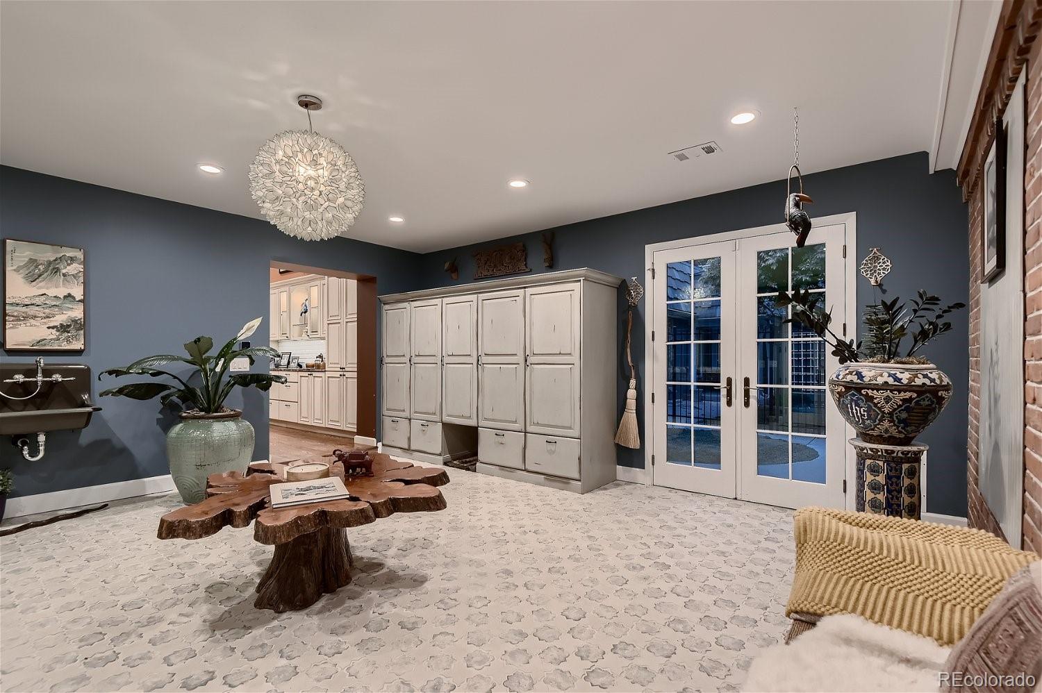 4290 S Hudson Parkway