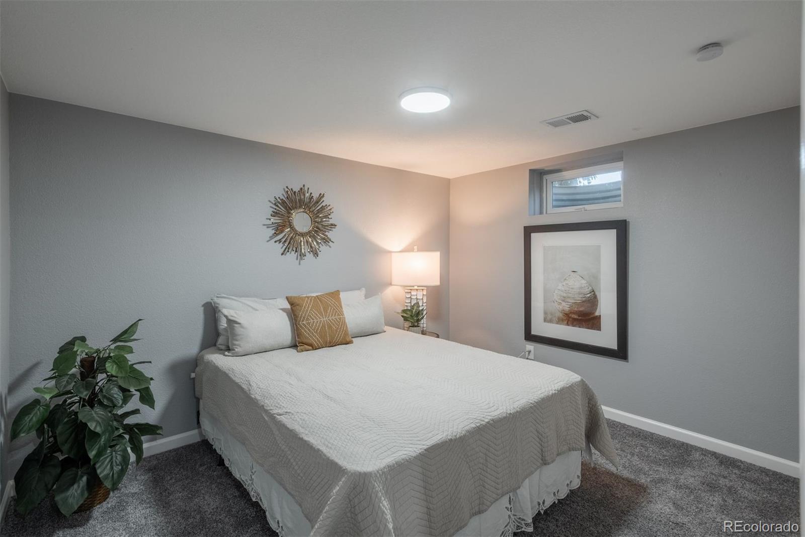3449 W Alamo Place