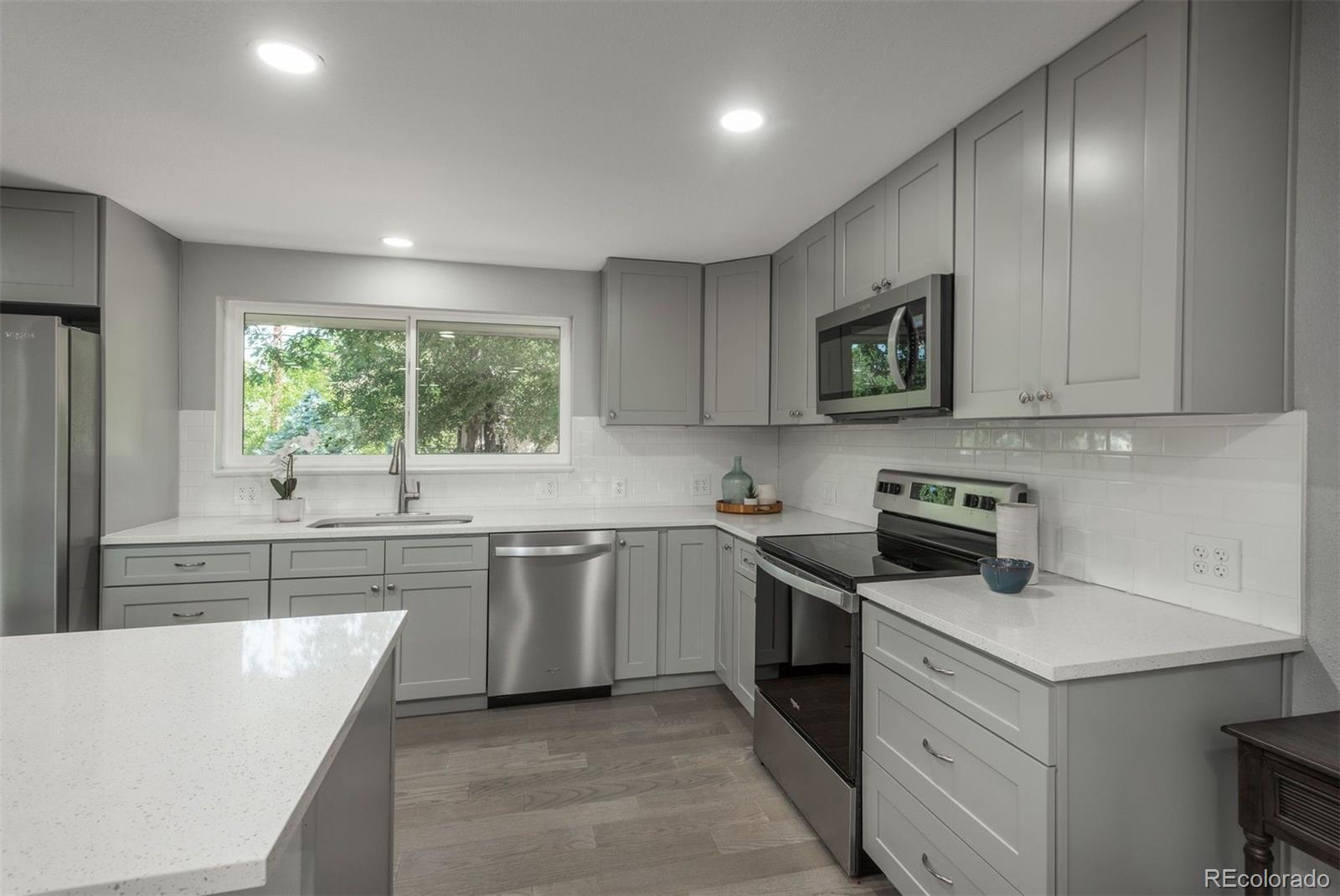 3449 W Alamo Place