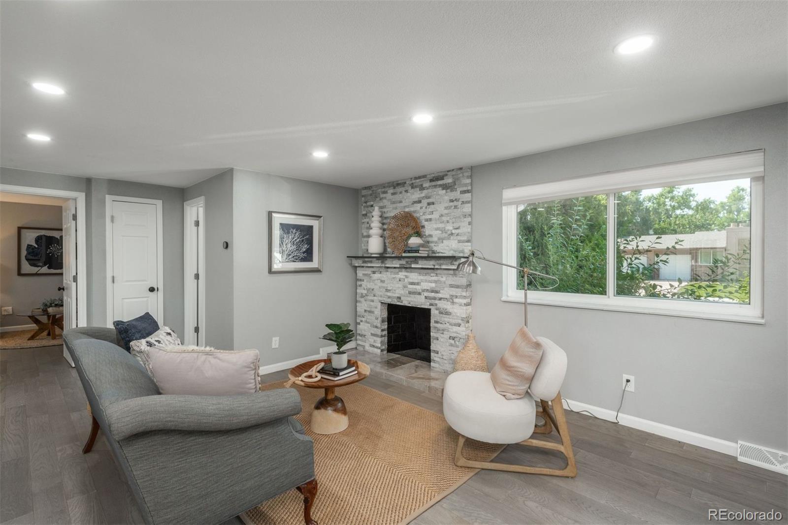 3449 W Alamo Place