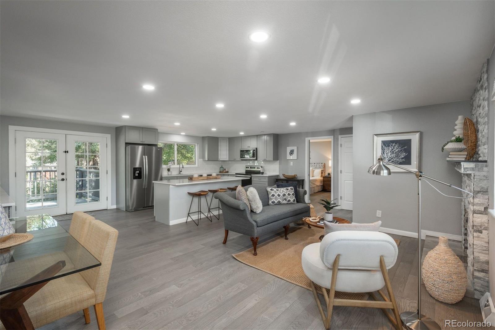 3449 W Alamo Place