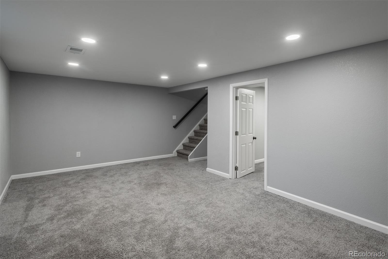 3449 W Alamo Place