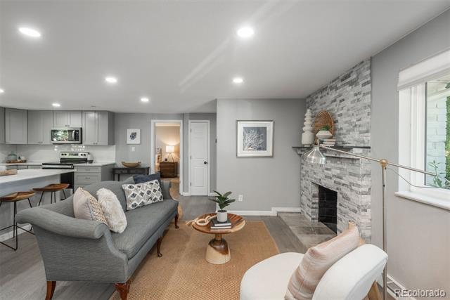 3449 W Alamo Place