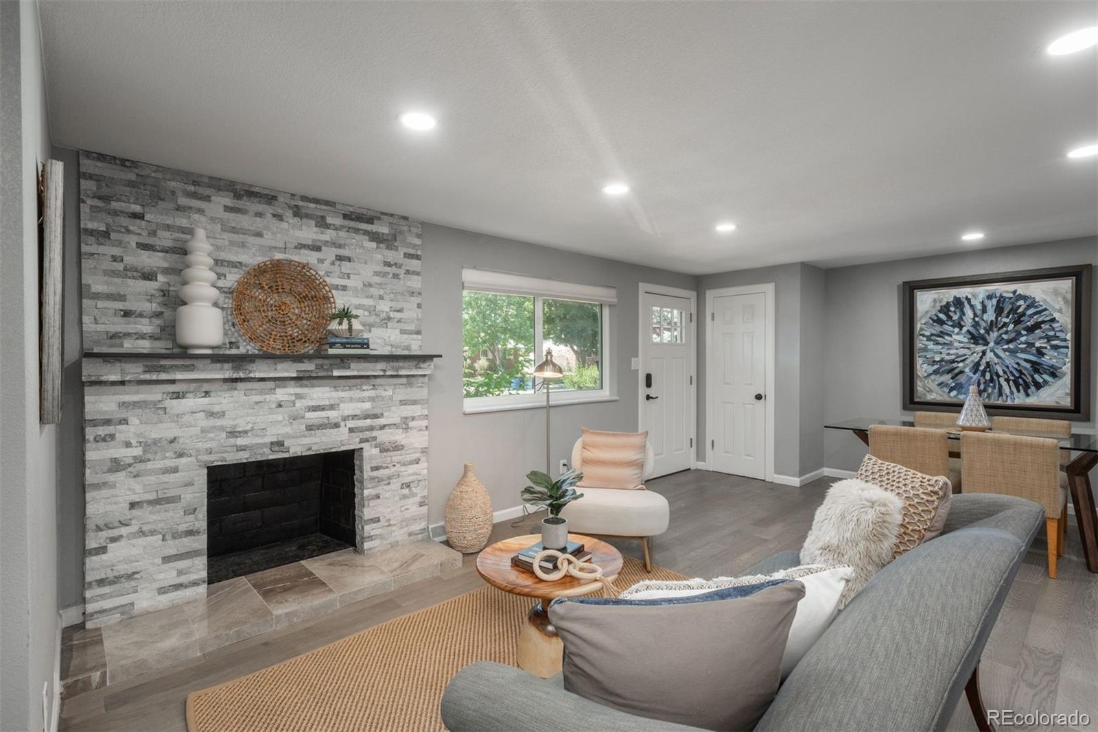 3449 W Alamo Place