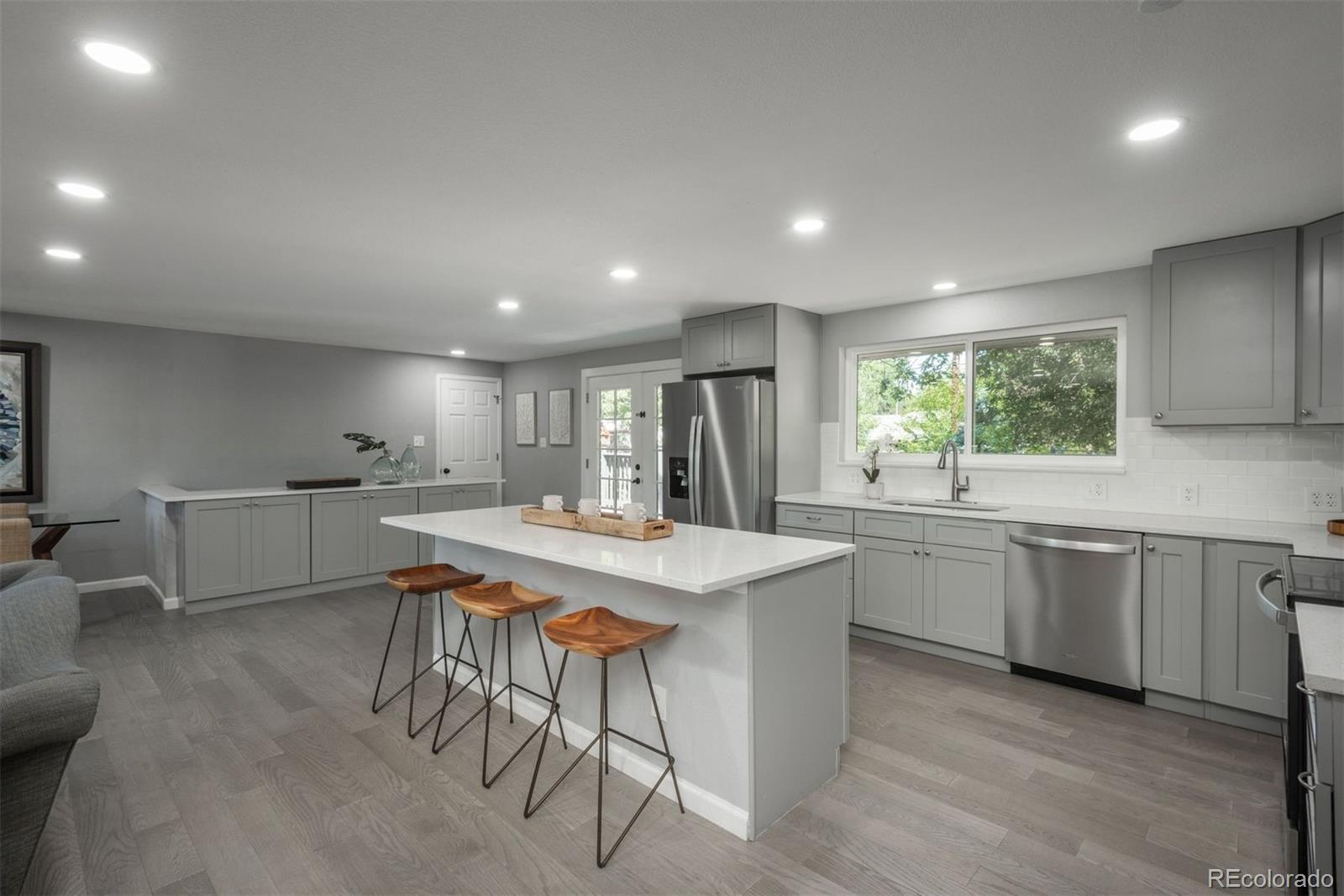 3449 W Alamo Place