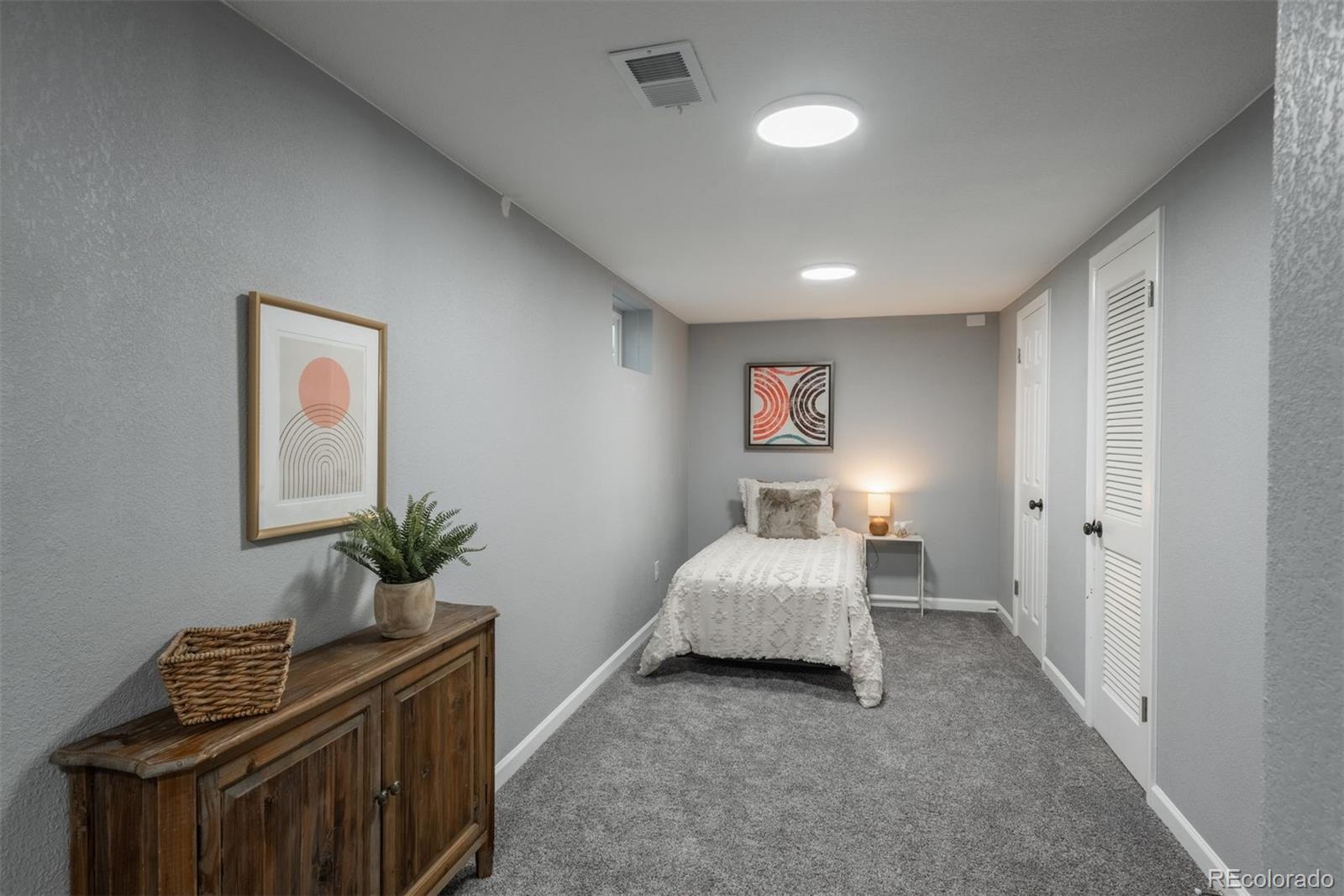 3449 W Alamo Place