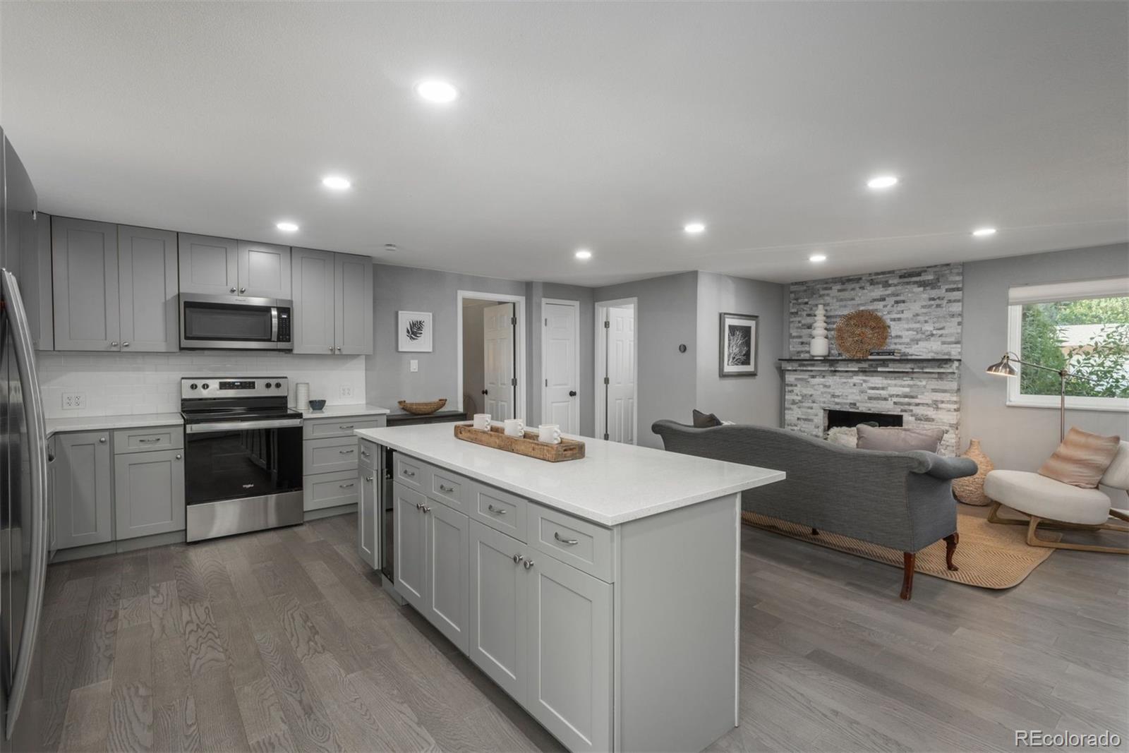 3449 W Alamo Place