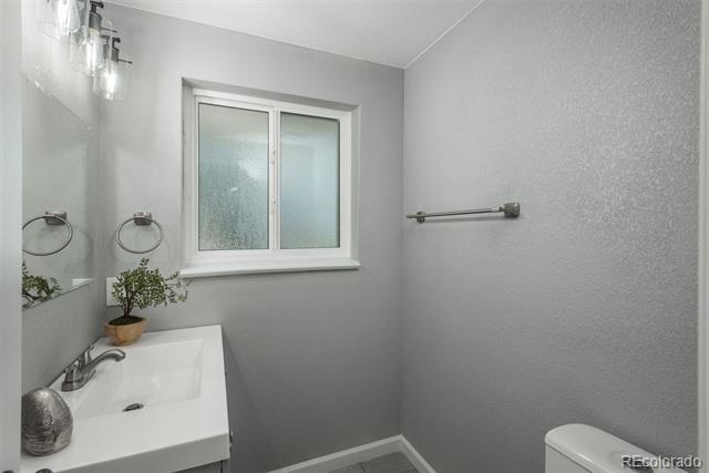 3449 W Alamo Place