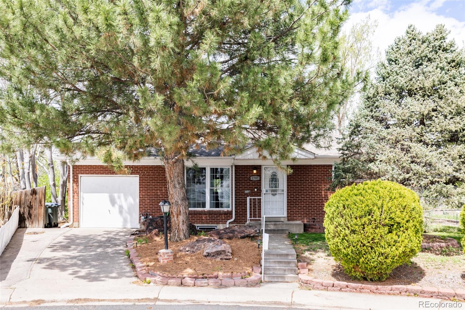 1797 E 113th Place
