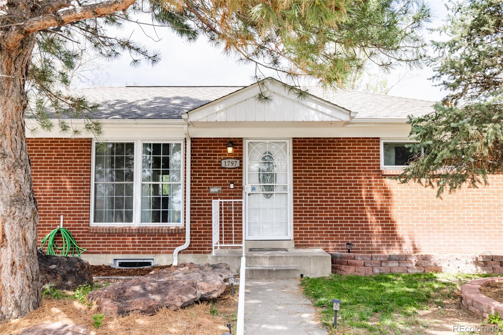 1797 E 113th Place