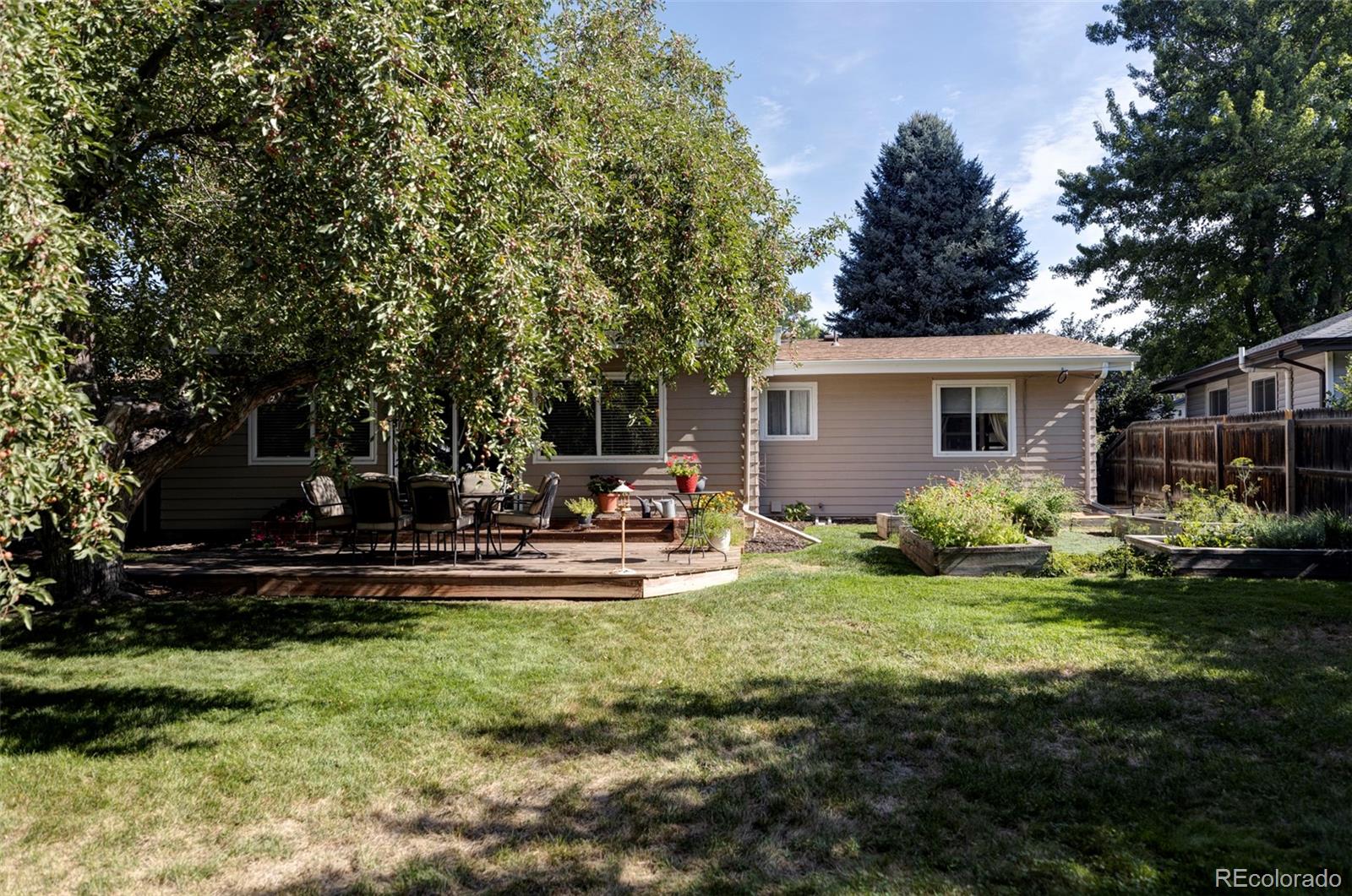 4360 E La Salle Place