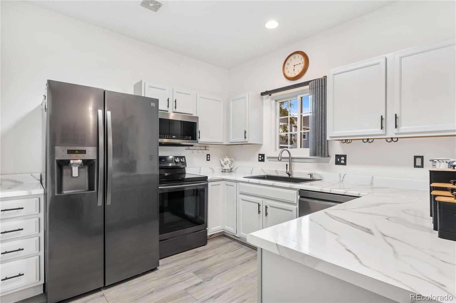 19283 E Idaho Drive Unit: 105