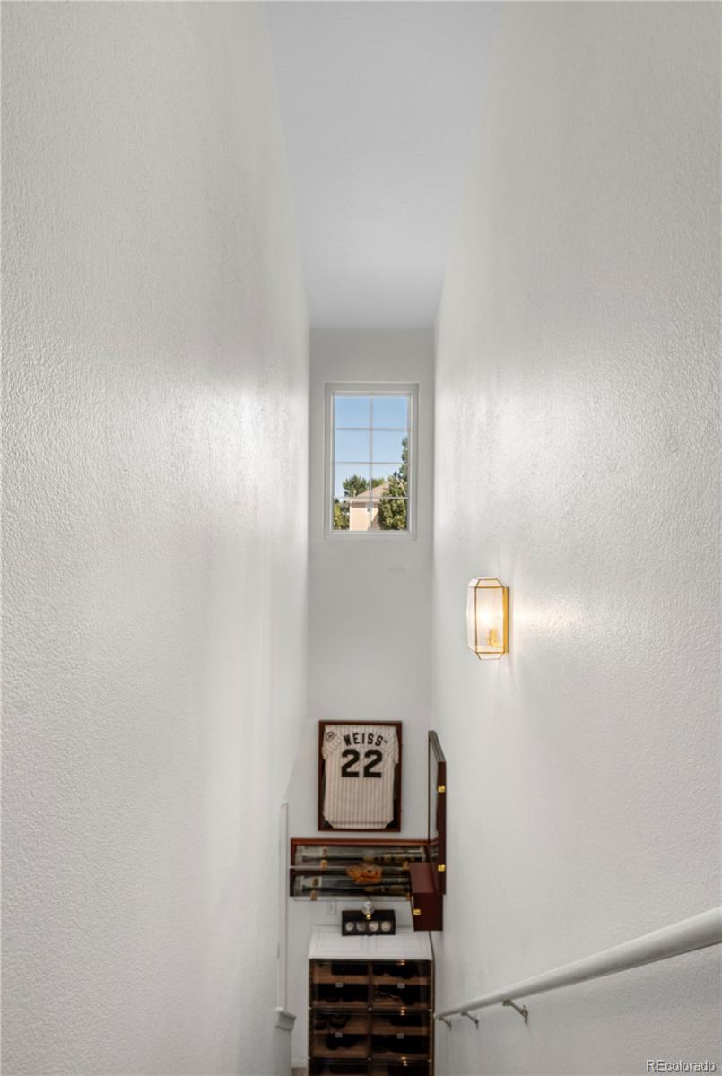 19283 E Idaho Drive Unit: 105