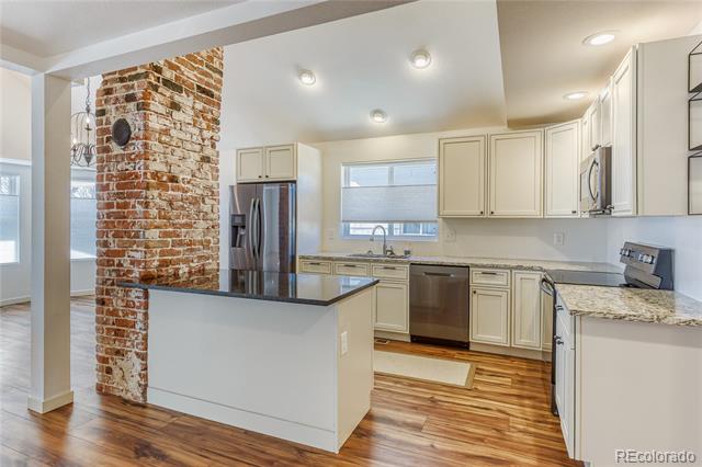 3261 W Dakota Avenue