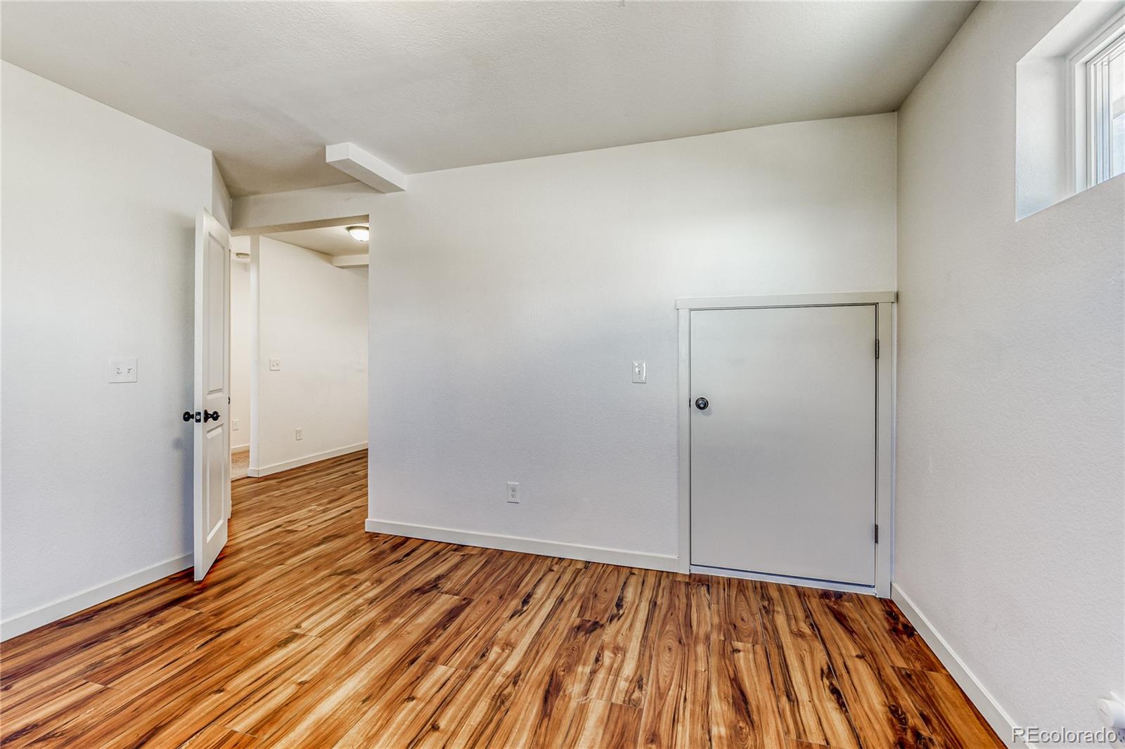 3261 W Dakota Avenue