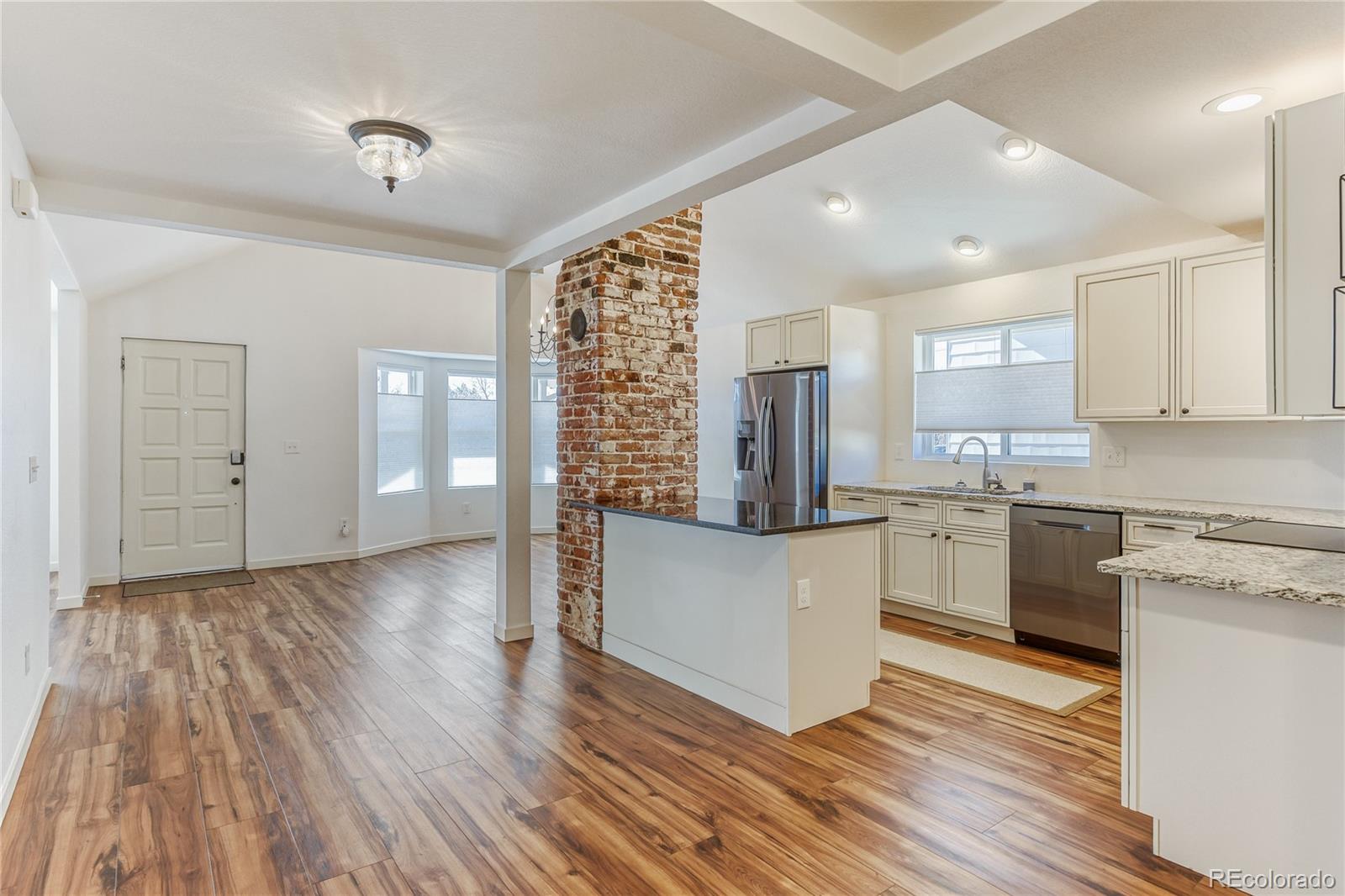 3261 W Dakota Avenue
