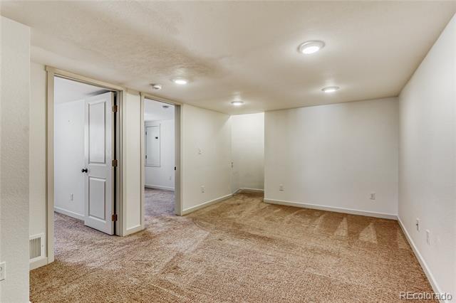3261 W Dakota Avenue