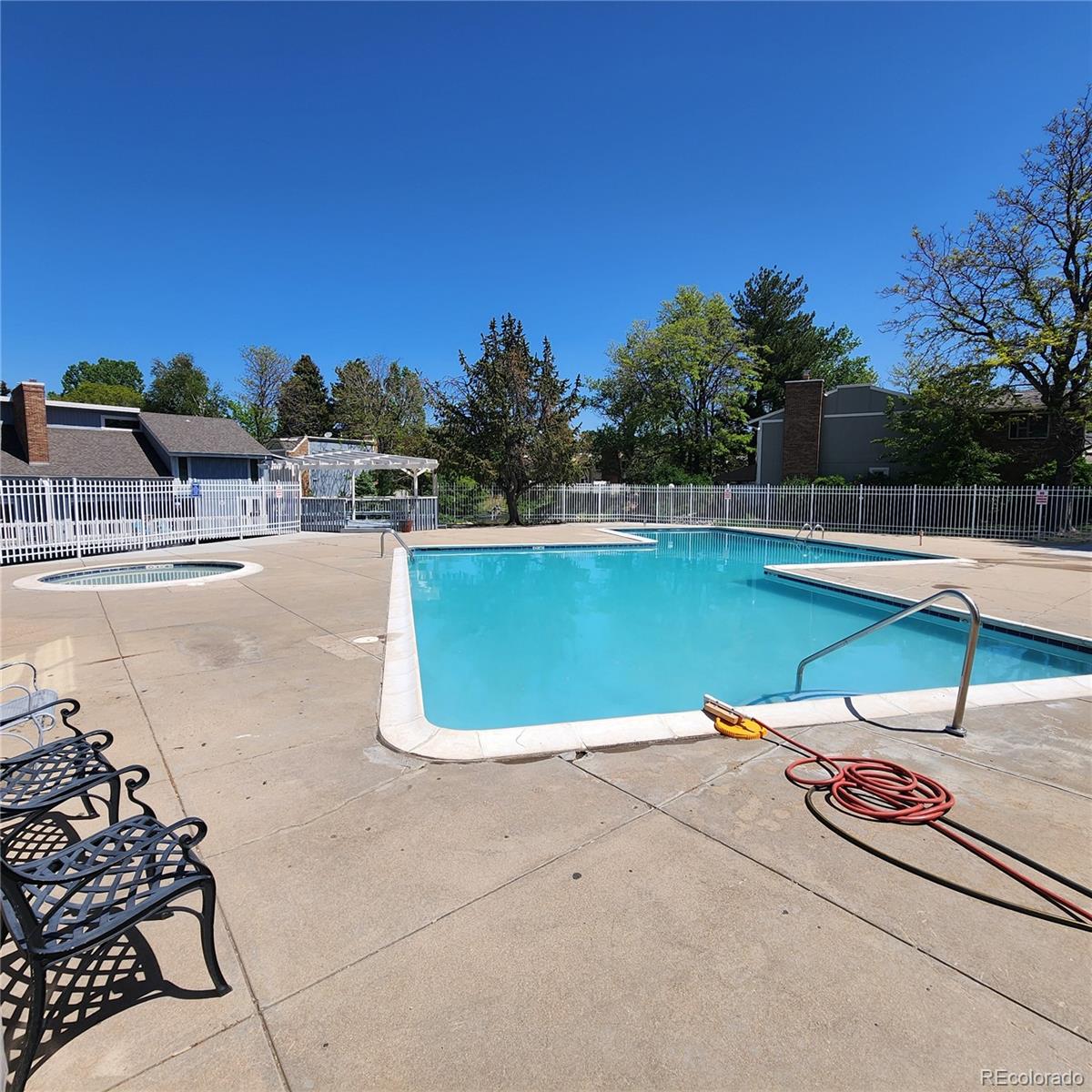 2746 S Kenton Court