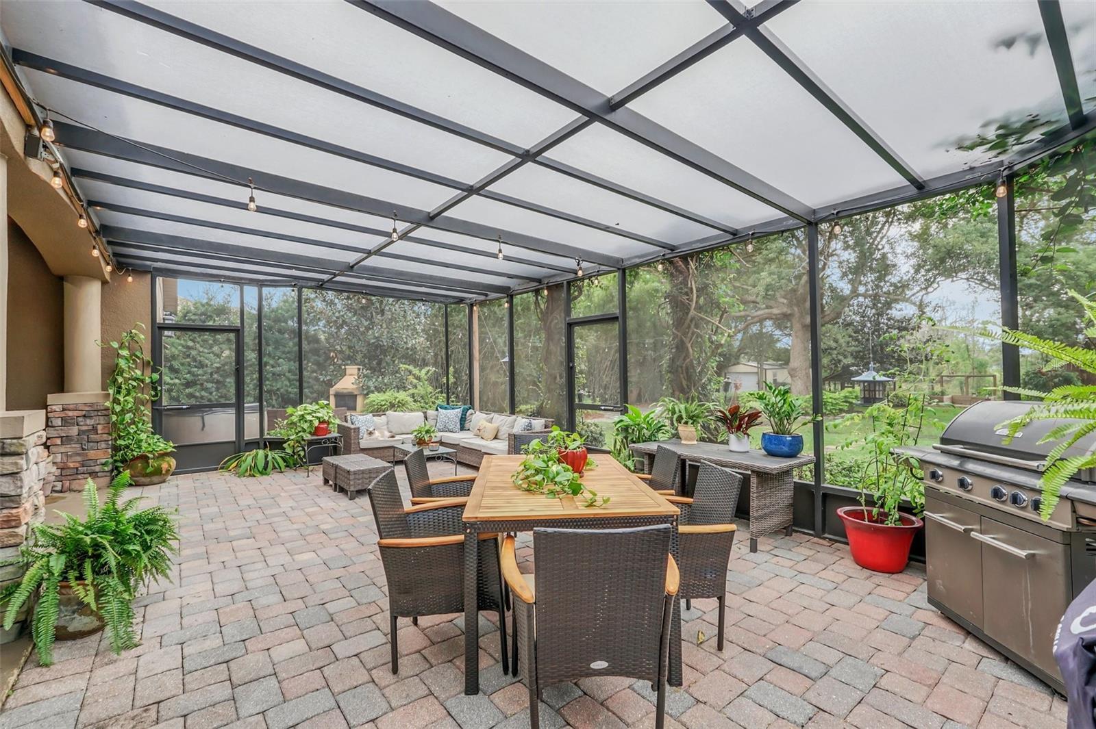 1382 E LAKE SHORE BLVD