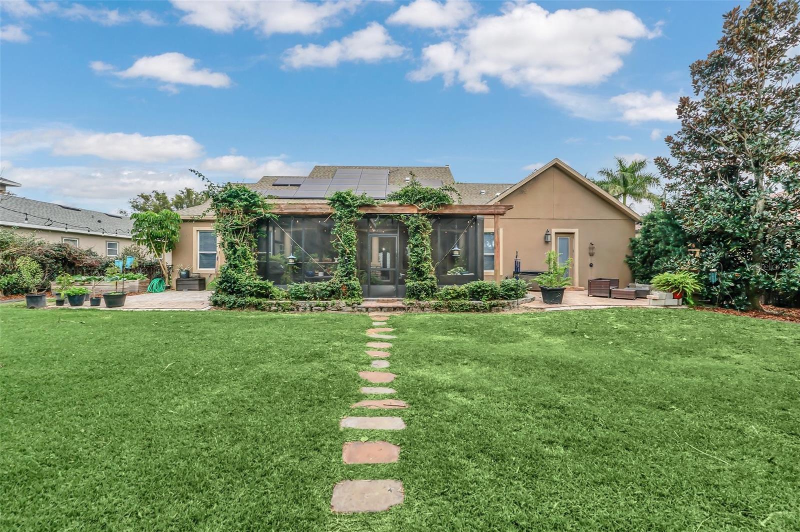 1382 E LAKE SHORE BLVD