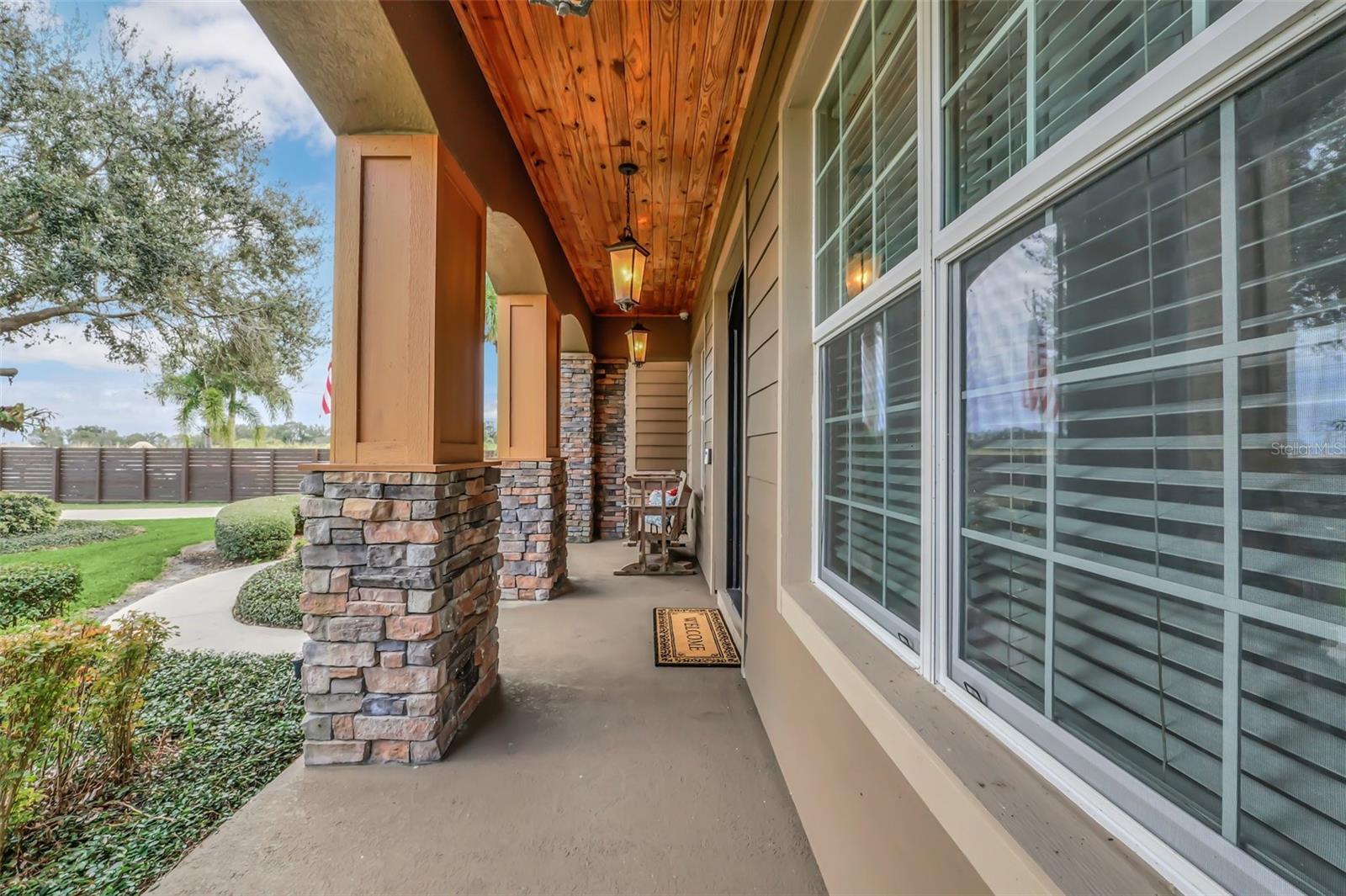 1382 E LAKE SHORE BLVD