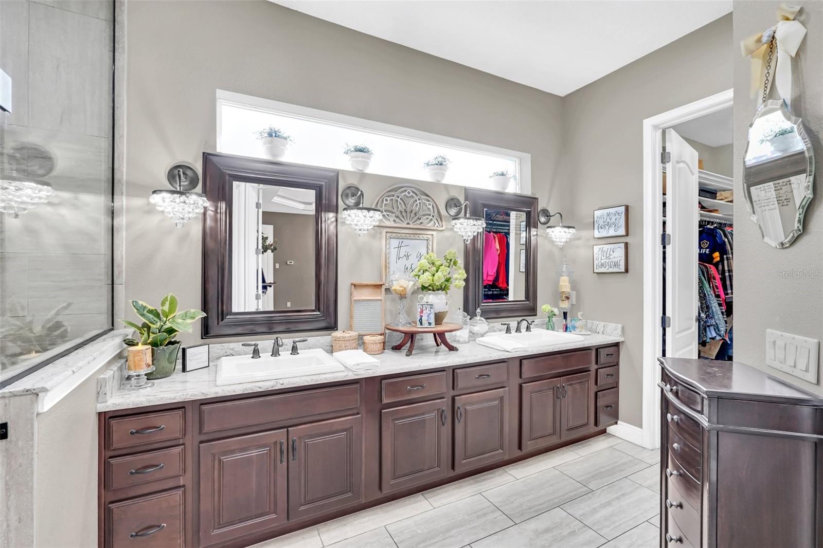 1382 E LAKE SHORE BLVD