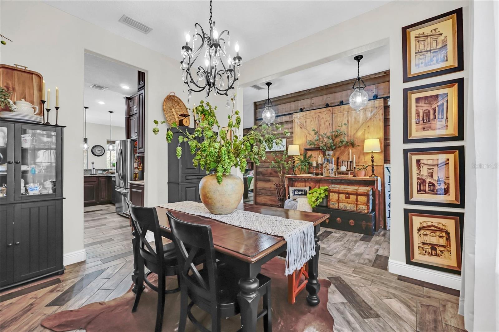 1382 E LAKE SHORE BLVD