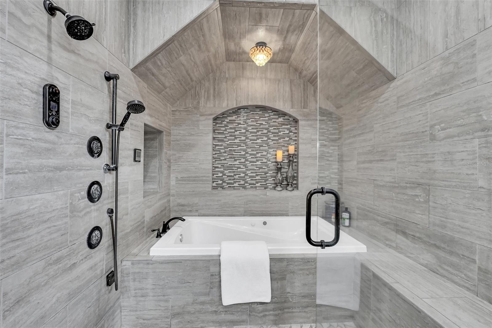 1382 E LAKE SHORE BLVD