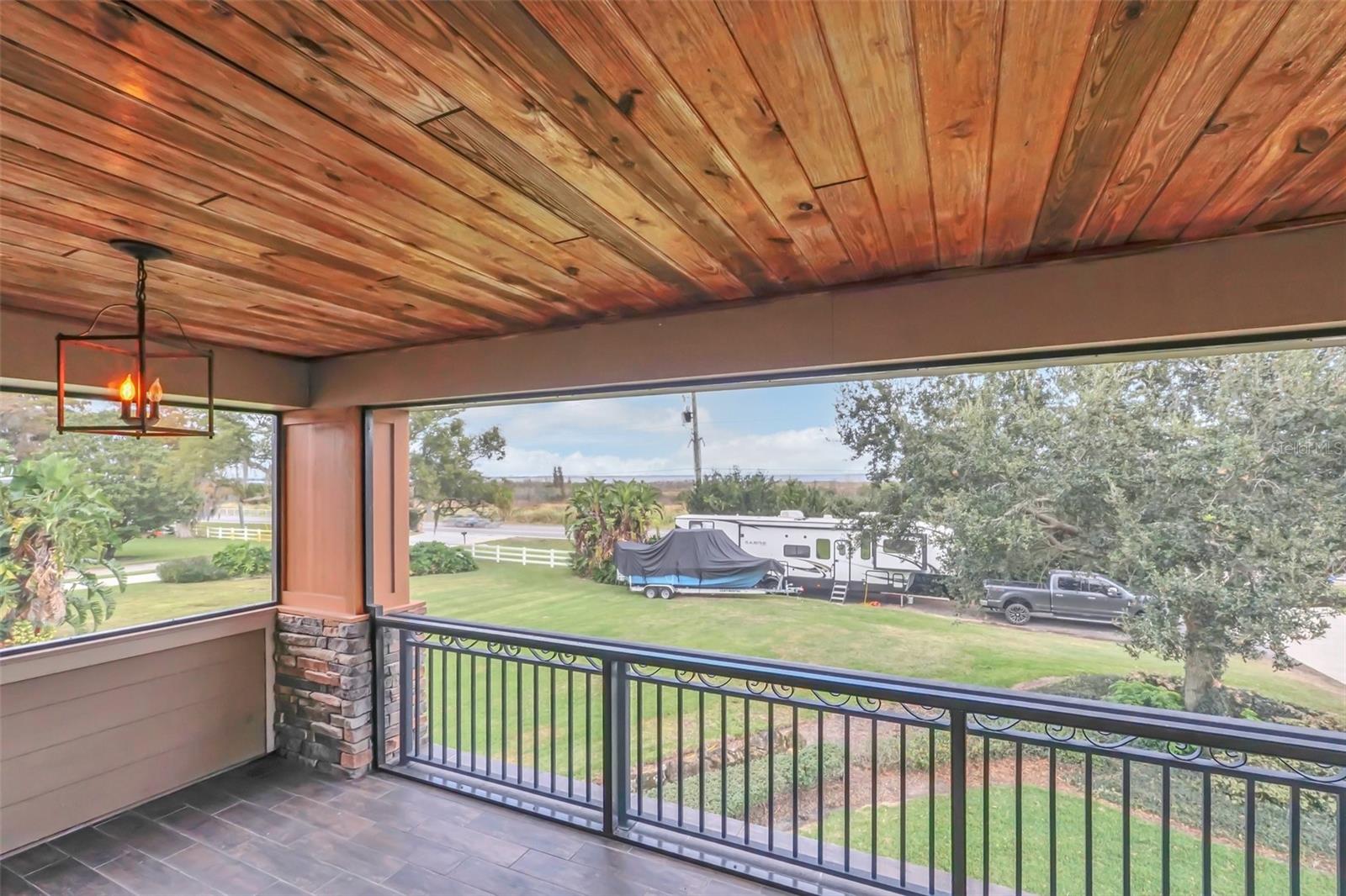 1382 E LAKE SHORE BLVD