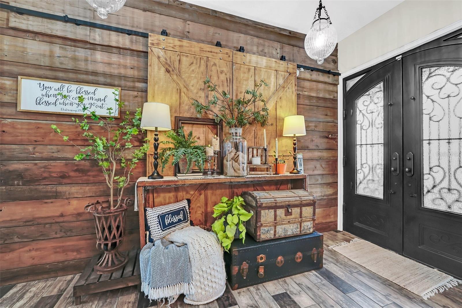 1382 E LAKE SHORE BLVD