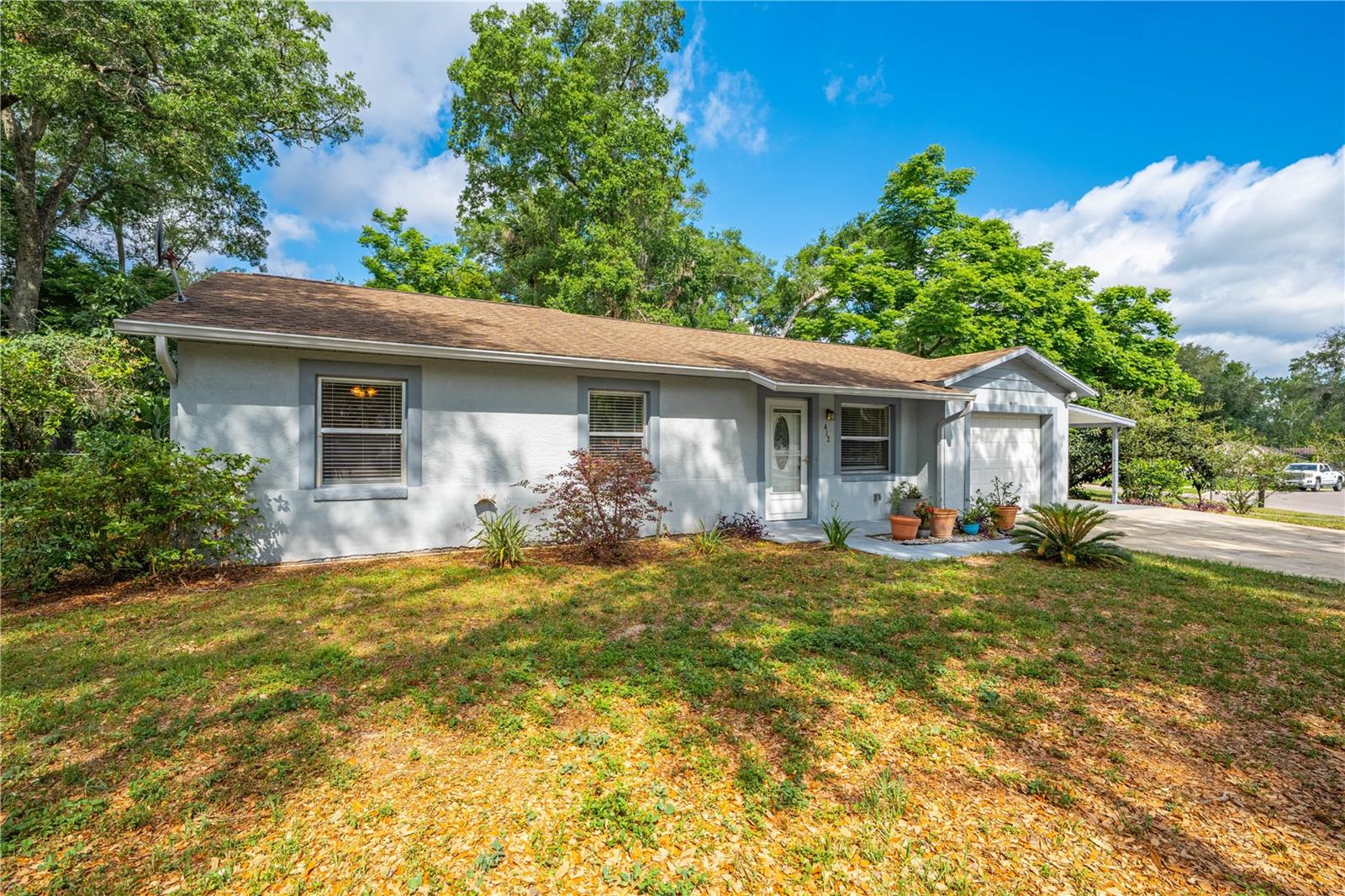 412 NOYA LN