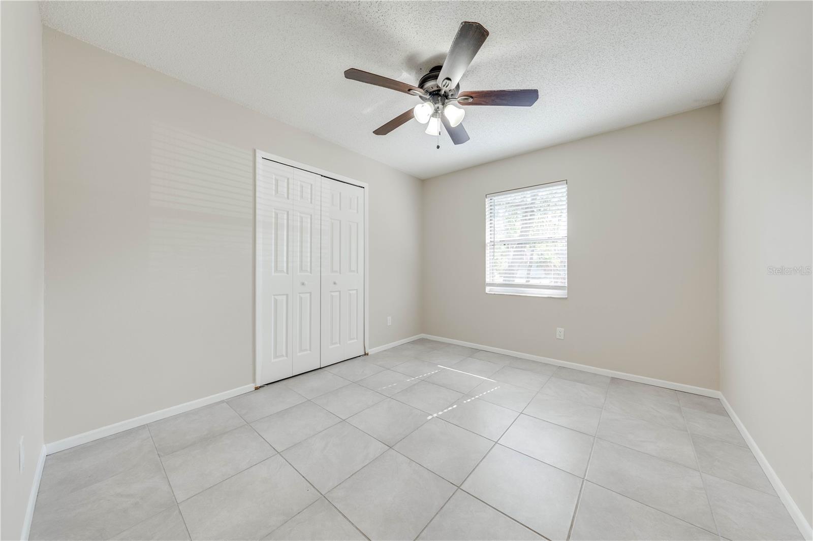 412 NOYA LN