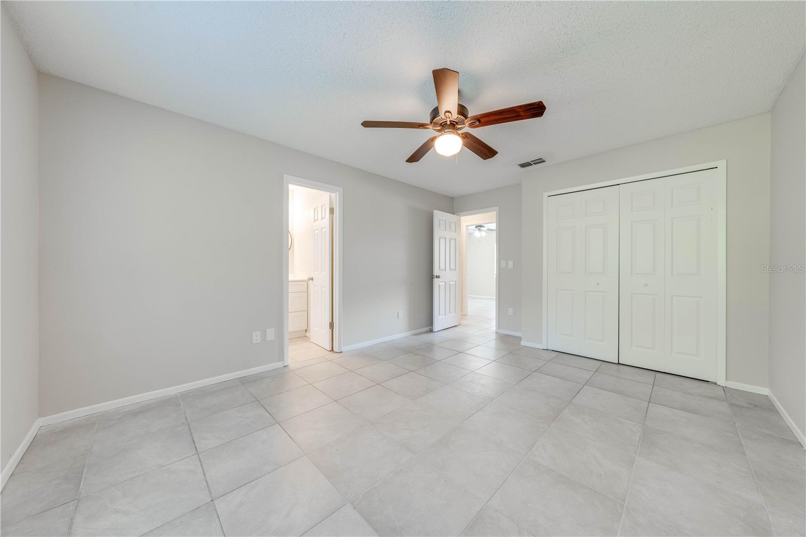 412 NOYA LN