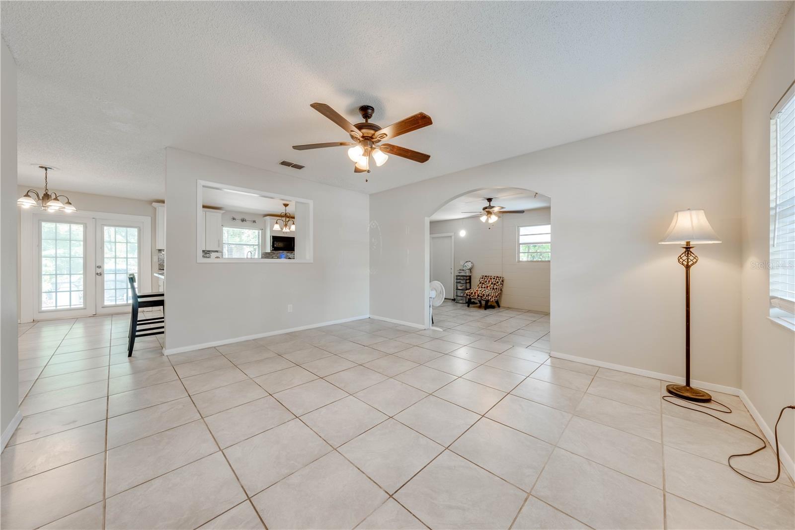 412 NOYA LN