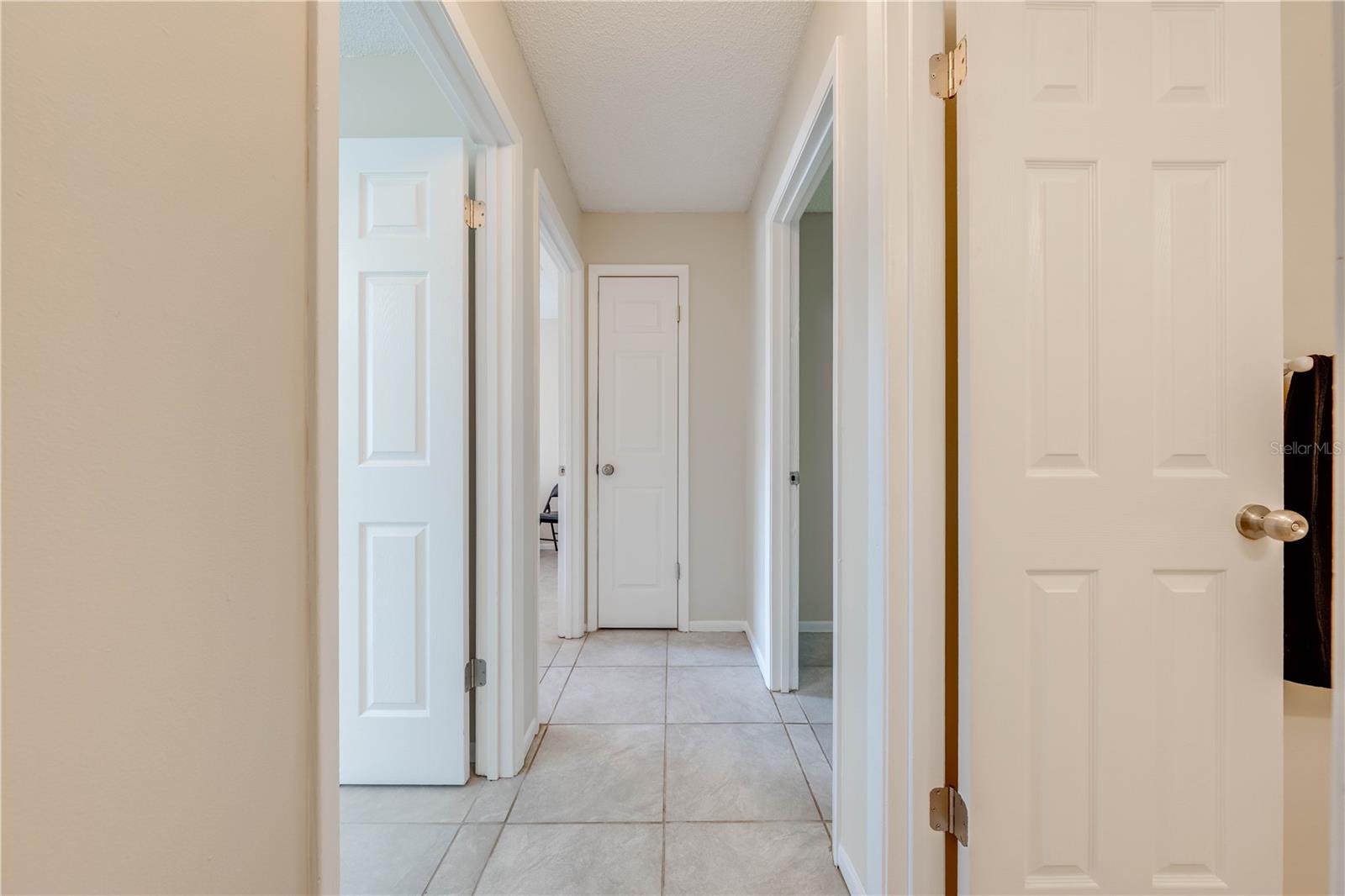 412 NOYA LN
